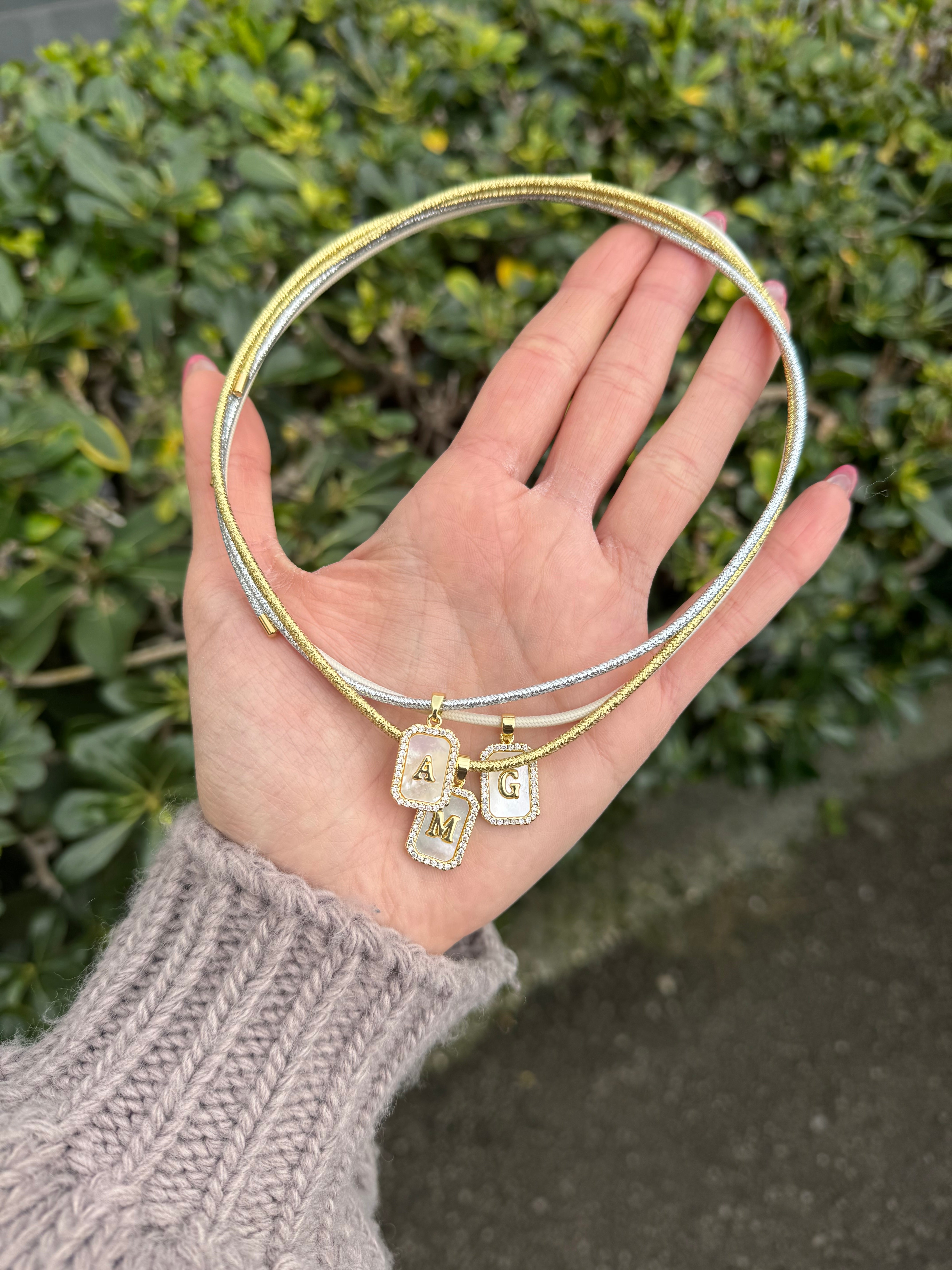 Collana con iniziale