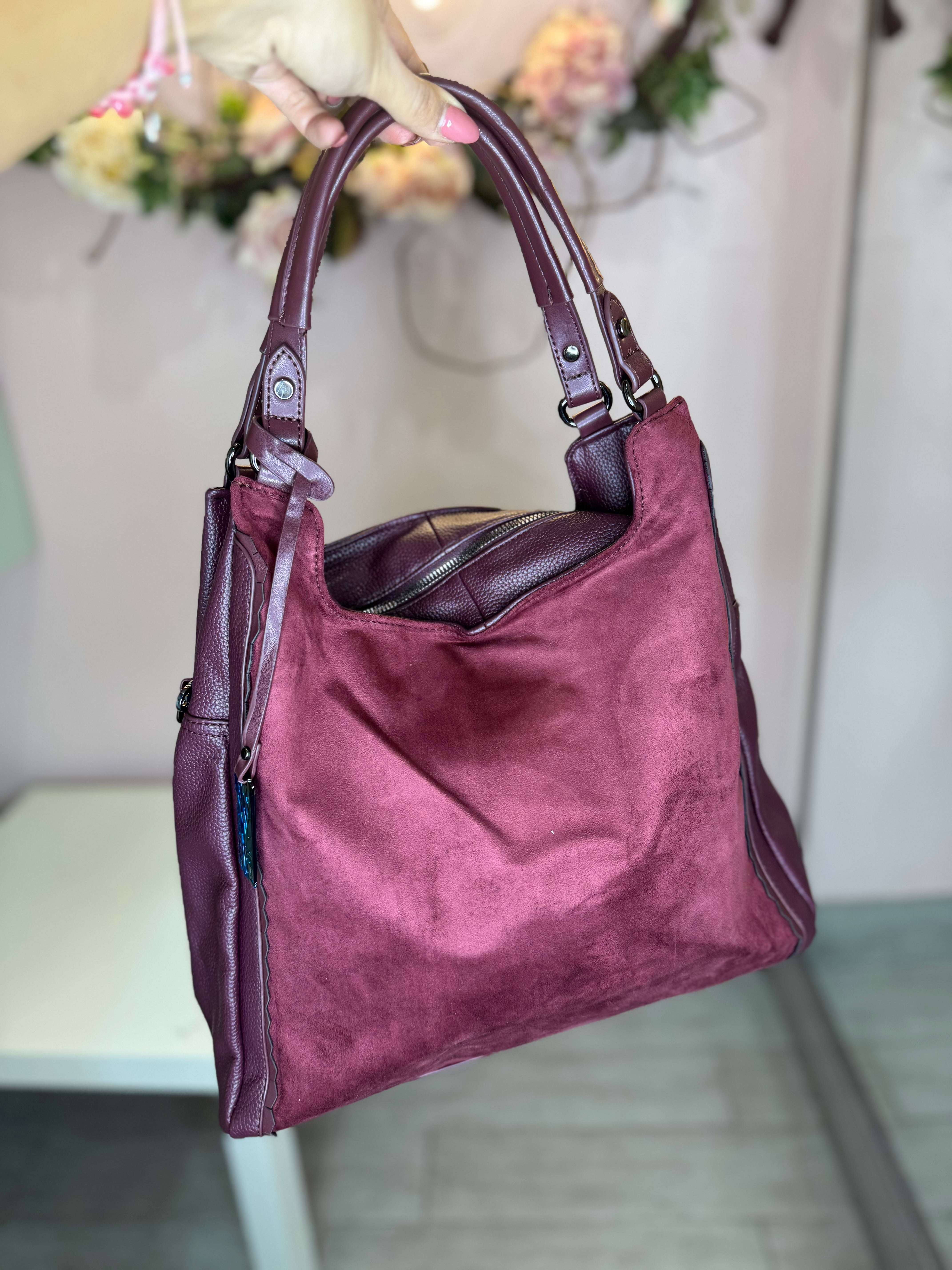 Borsa two red