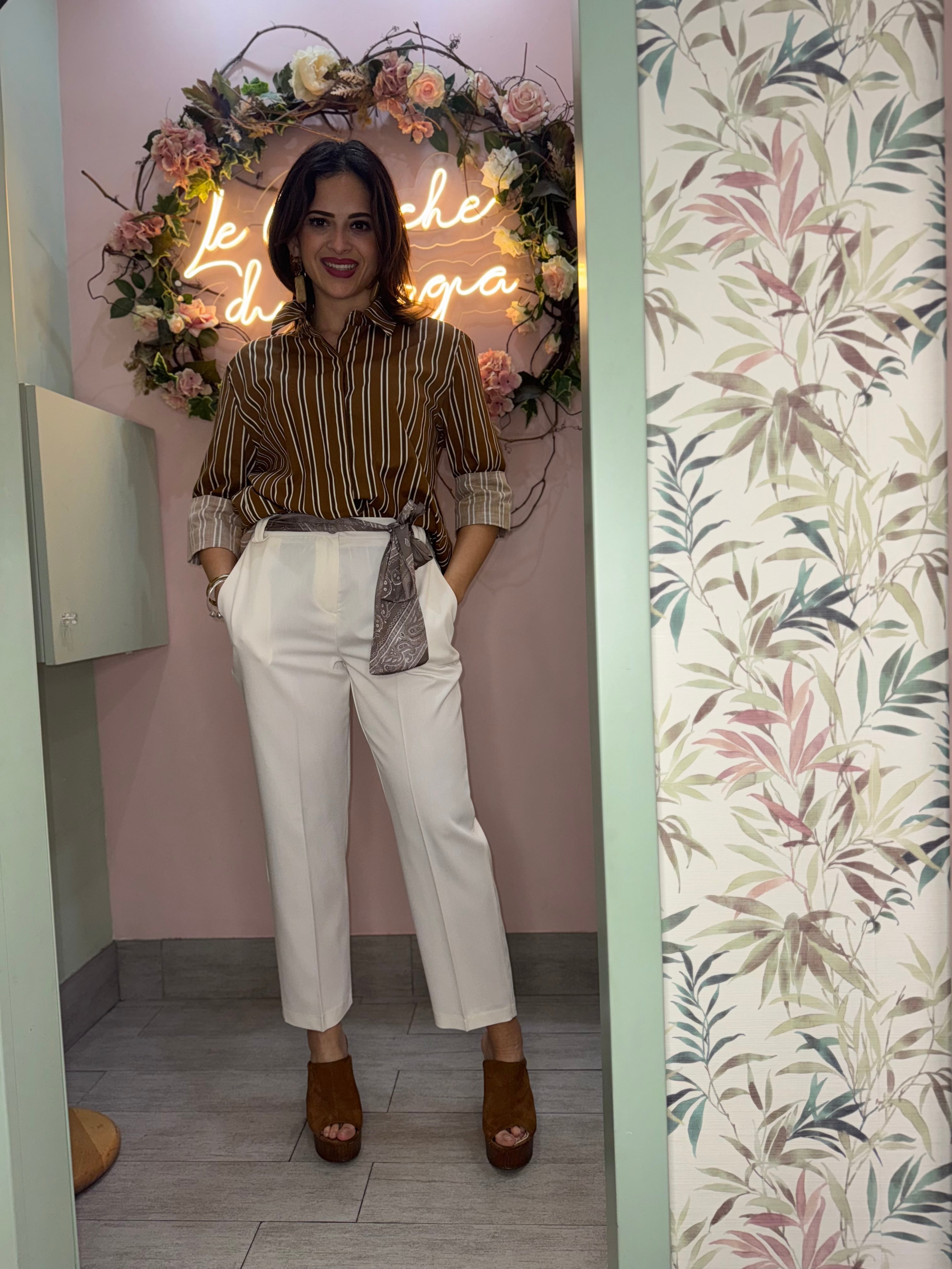 Camicia a righe marrone