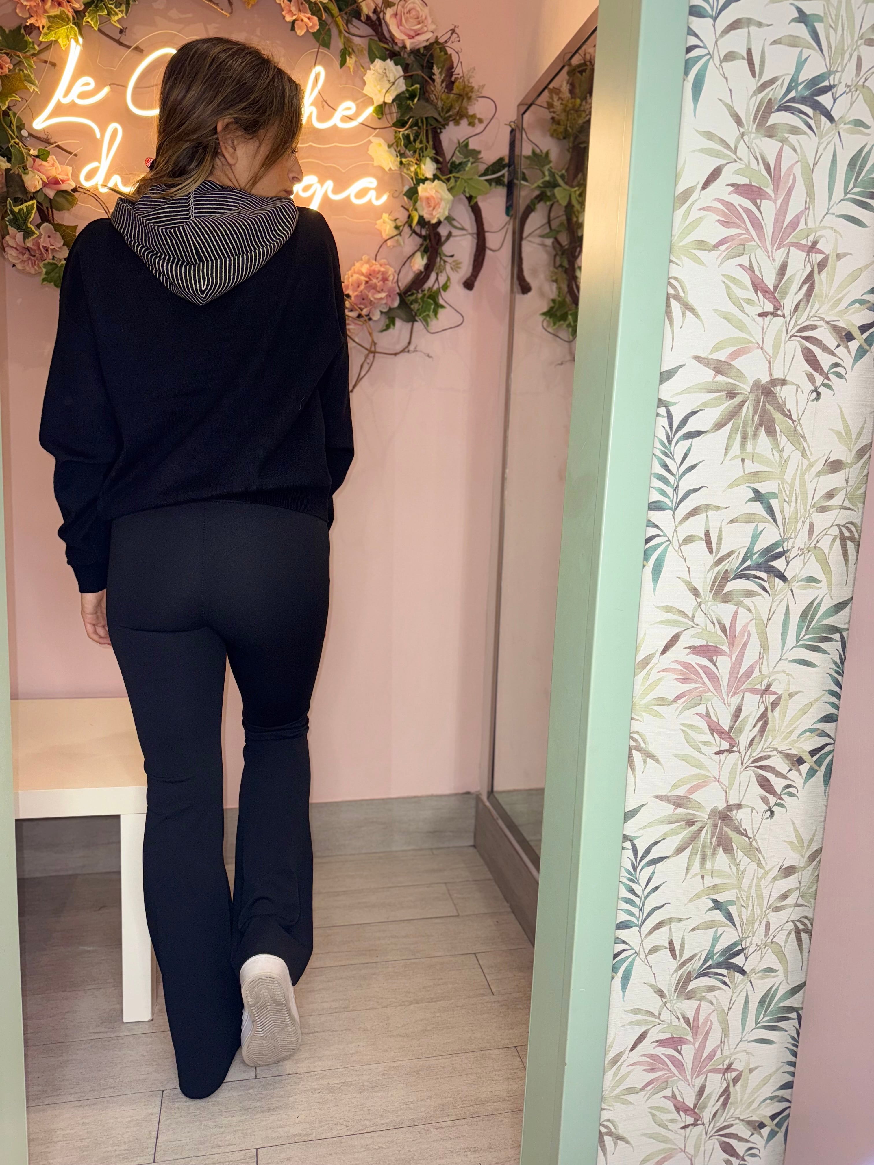 Pantalone contenitivo