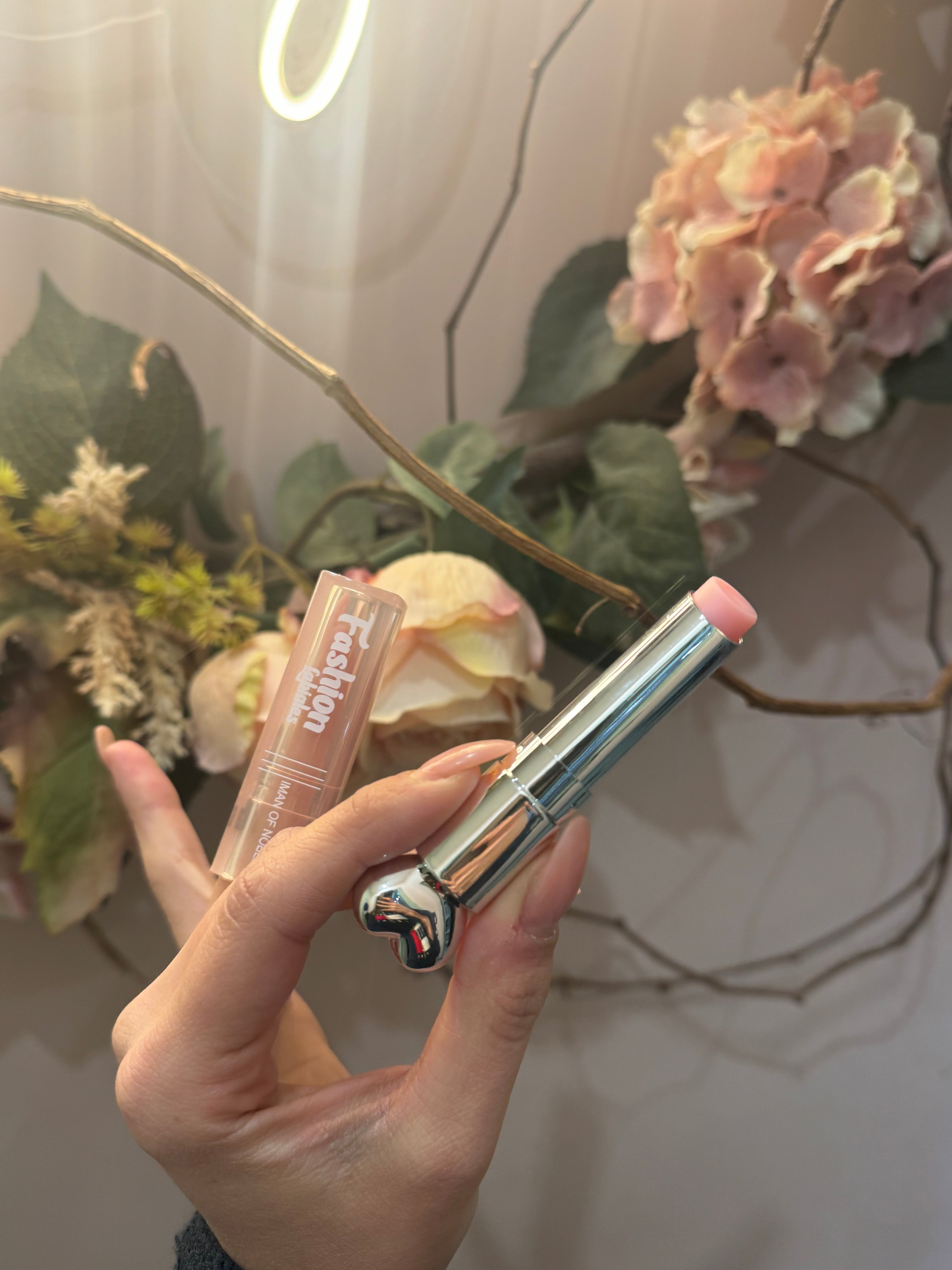 Lip nude