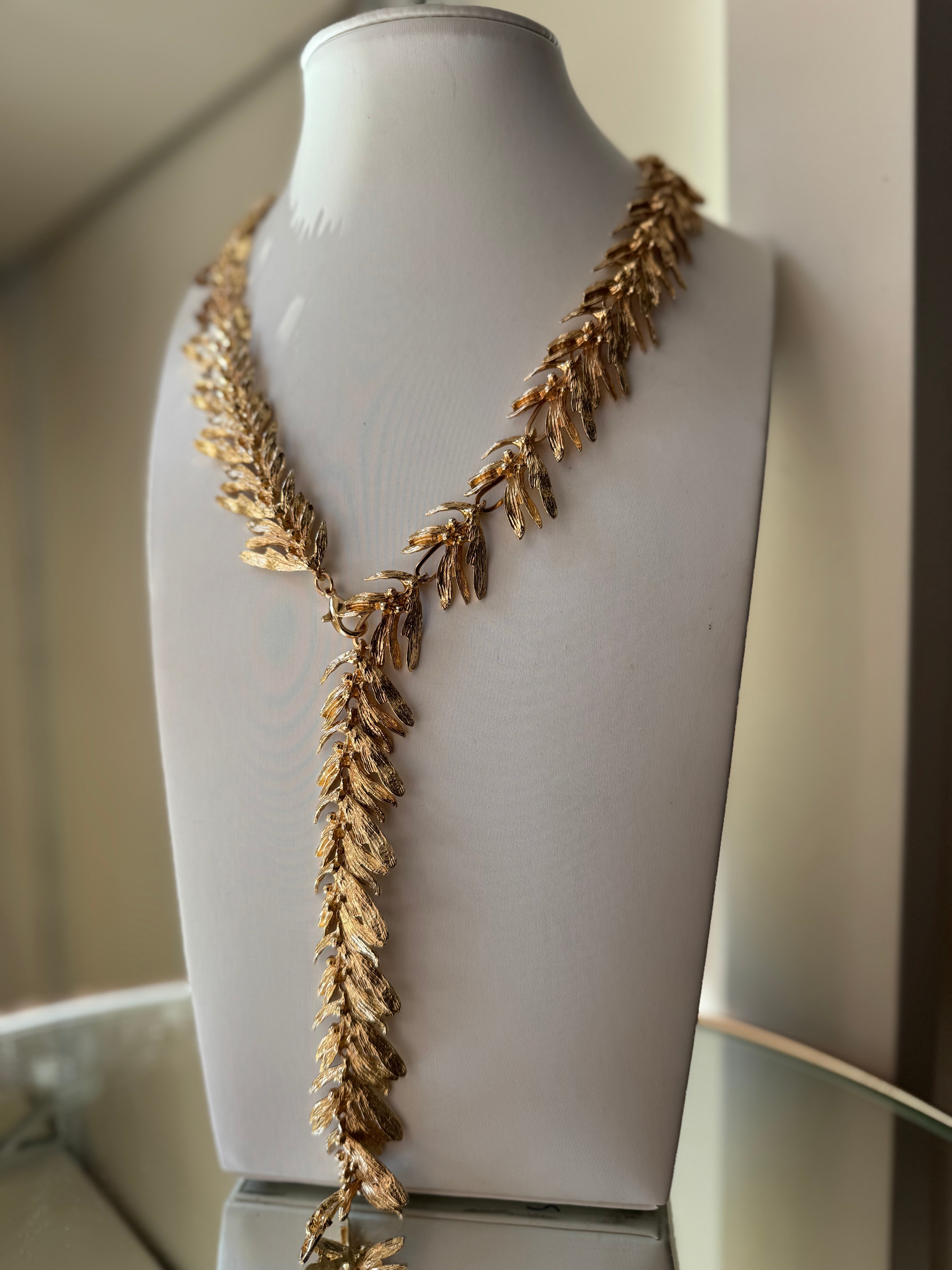 Collana Y foglia