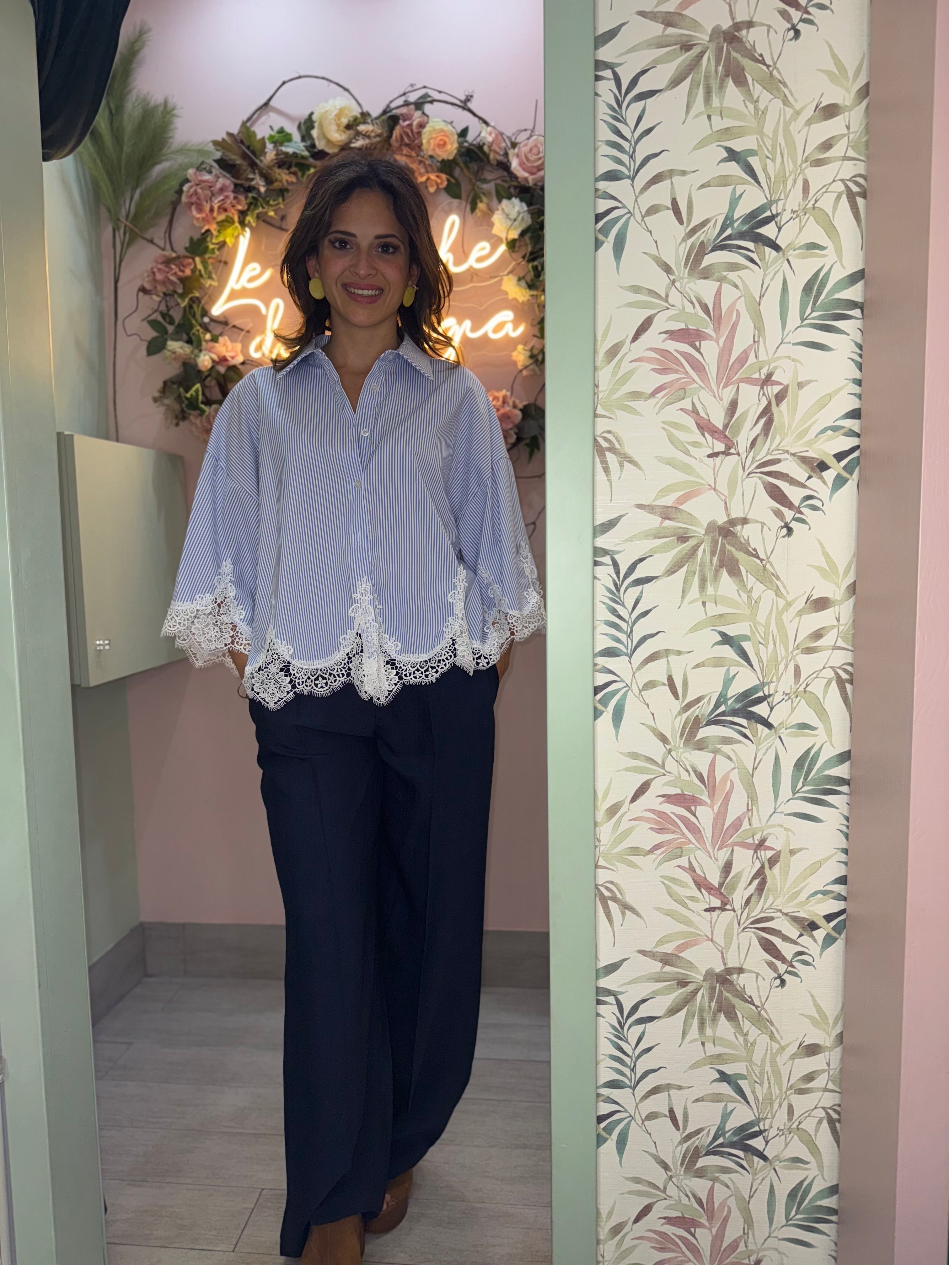 Camicia righe e pizzo