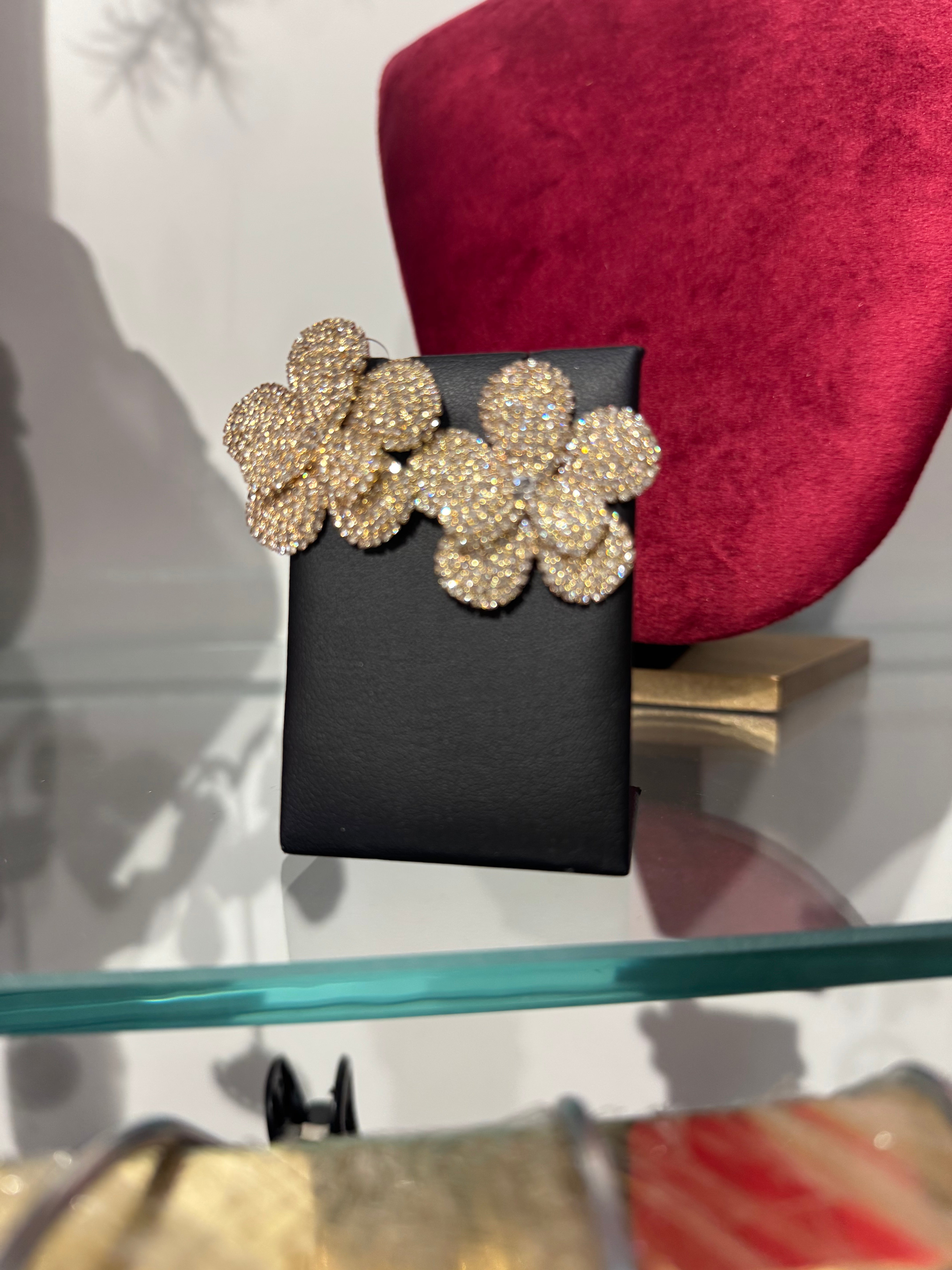 Orecchini pave fiore