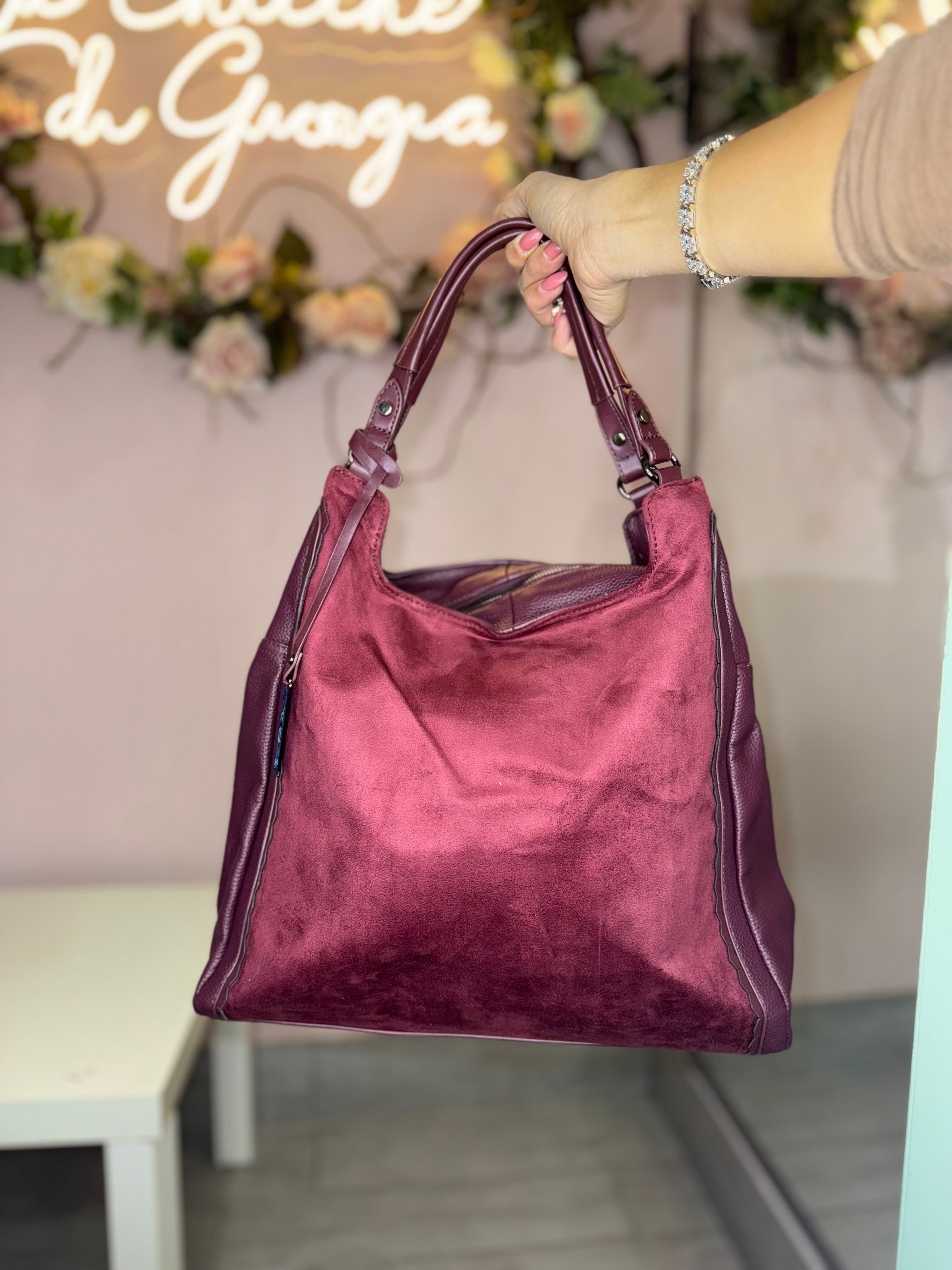 Borsa two red